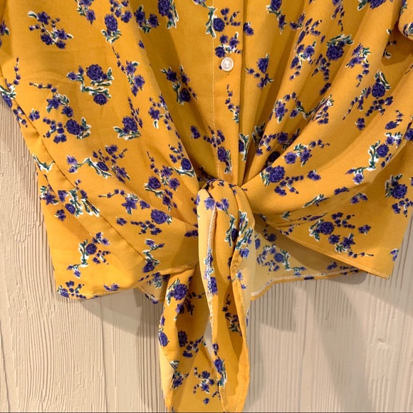 NWOT Yellow Floral Knot Croptop - Picture 2 of 3